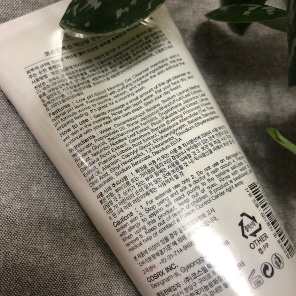 COSRX Low Ph good morning gel cleanser - Picture 3 of 3